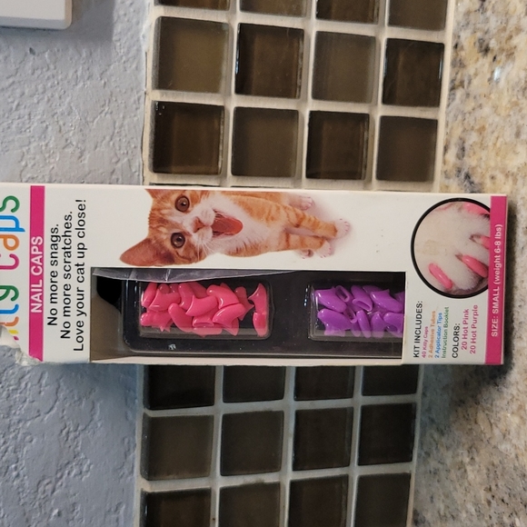 Kitty caps - Picture 1 of 5